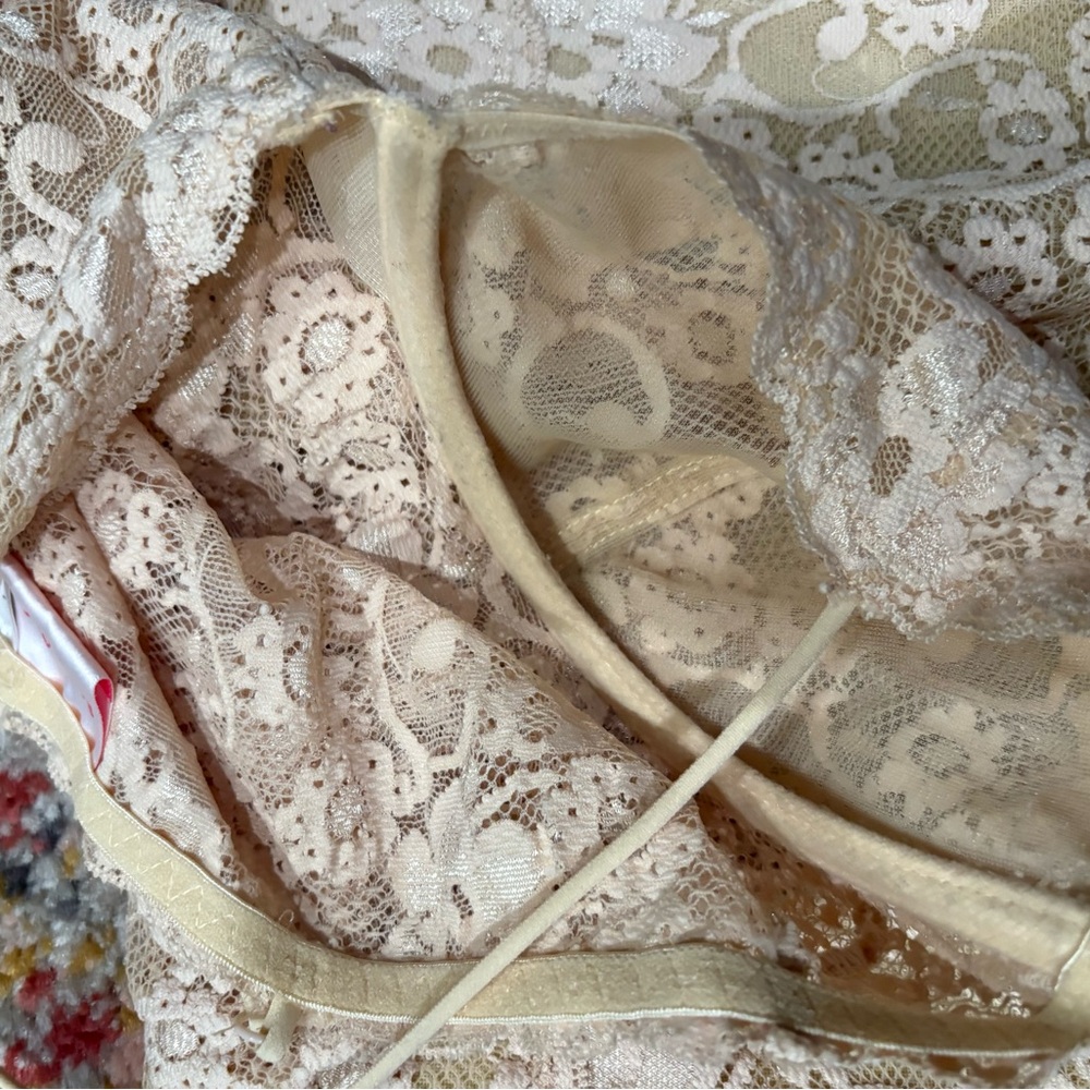 Shape FX Cream Ruched Shapewear Intimates - Picture 3 of 3